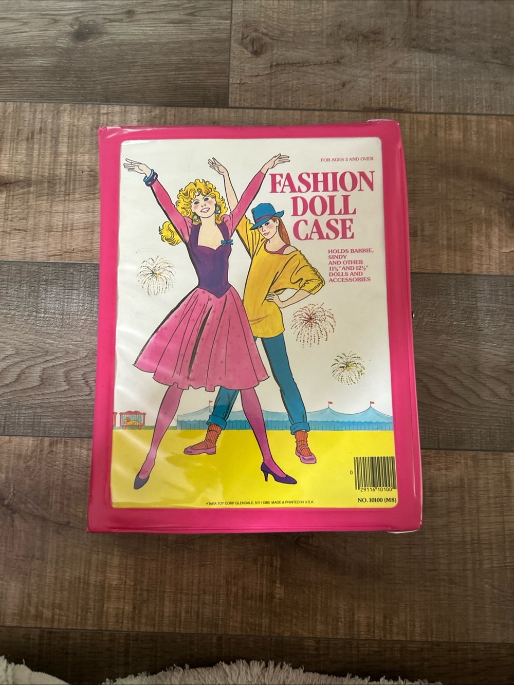 Vintage Fashion Doll Case Holds Barbie, Sindy, Fashion Dolls No. 10100 (M8)
